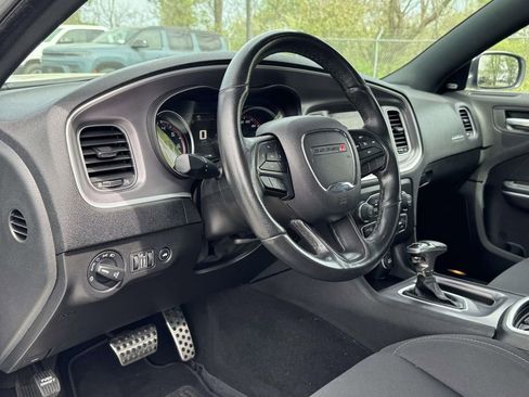 Used 2019 Dodge Charger Scat Pack w/ Navigation & Travel Group RWD image 3