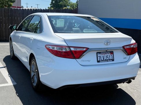 Used 2015 Toyota Camry SE FWD image 5