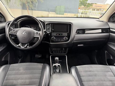 Used 2019 Mitsubishi Outlander SE image 19