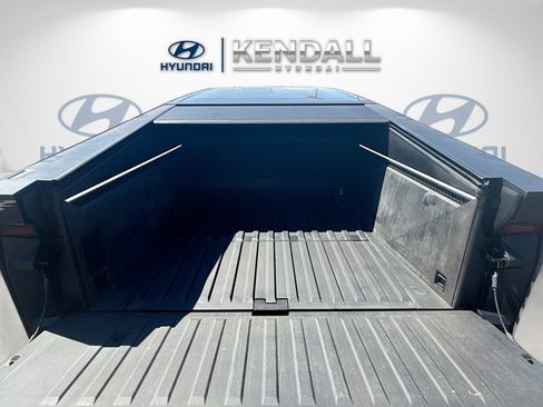 Used 2024 Tesla Cybertruck AWD Crew Cab image 25