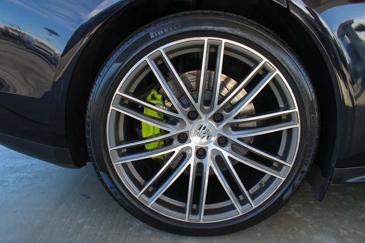 Used 2019 Porsche Panamera 4 AWD/4WD image 33