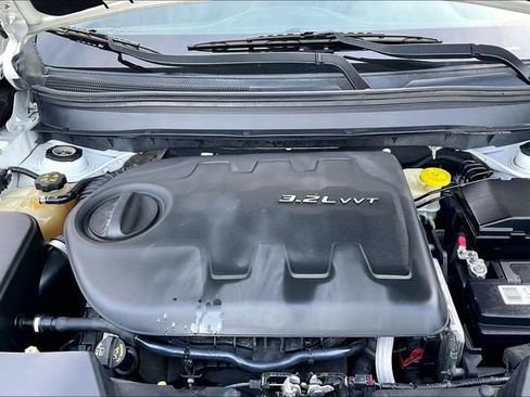 Used 2014 Jeep Cherokee Limited FWD image 32