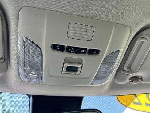 Used 2022 Toyota Corolla LE FWD image 35