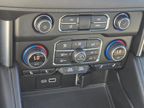 Used 2021 Chevrolet Tahoe Z71 image 19