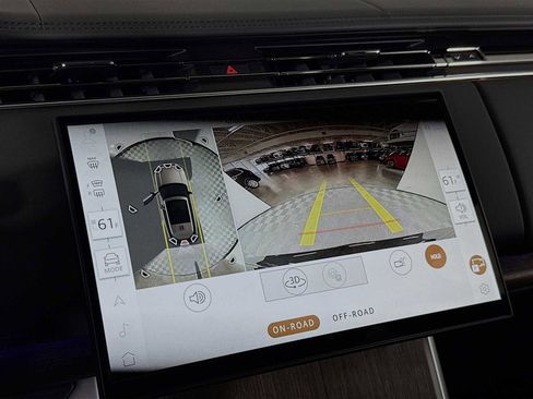 New 2025 Land Rover Range Rover SE image 15