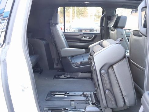 Certified 2024 Chevrolet Suburban Z71 w/ Luxury Package image 42