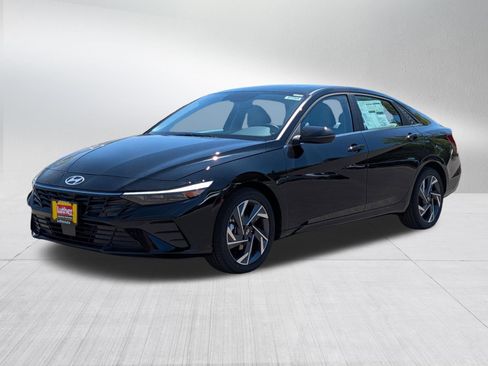 New 2026 Hyundai Elantra Limited FWD image 2