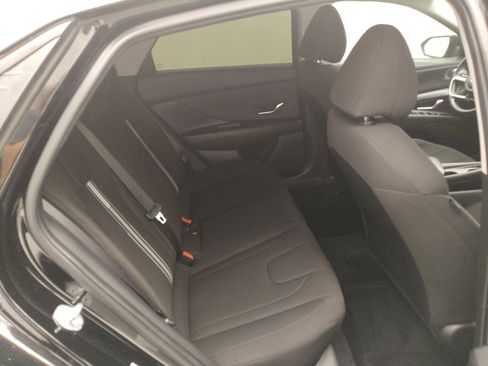 Used 2023 Hyundai Elantra SEL w/ Convenience Package FWD image 19