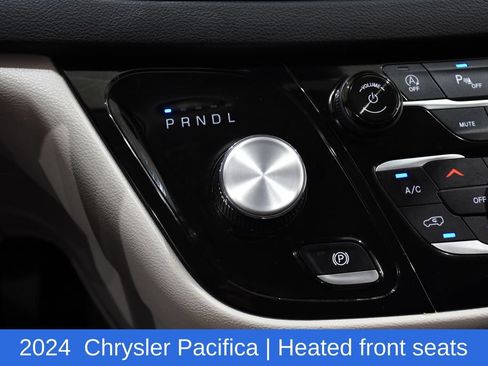 Used 2024 Chrysler Pacifica Touring-L FWD image 25