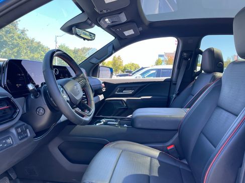 Used 2025 Chevrolet Silverado EV RST AWD/4WD image 5