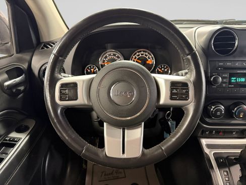 Used 2016 Jeep Compass Latitude AWD/4WD image 18