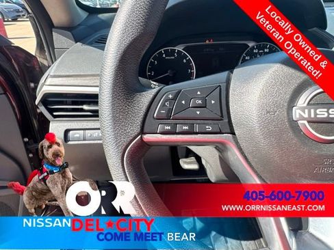 Used 2025 Nissan Altima 2.5 SV FWD image 17