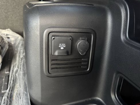 Used 2022 Toyota 4Runner SR5 AWD/4WD image 16