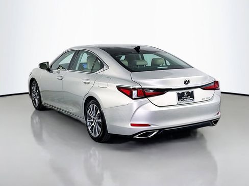 Used 2019 Lexus ES 350 350 Luxury w/ Accessory Package image 7