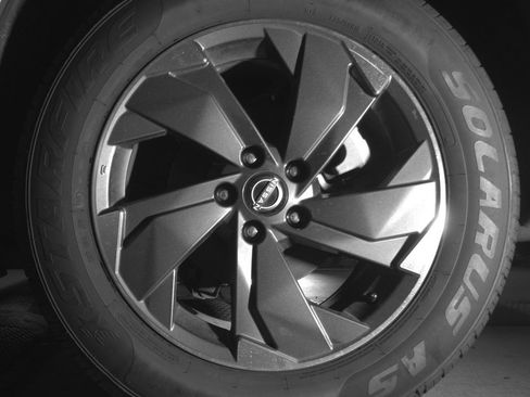 Used 2025 Nissan Rogue SV FWD image 14