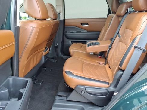 Used 2023 Nissan Pathfinder Platinum w/ Cargo Package AWD/4WD image 20