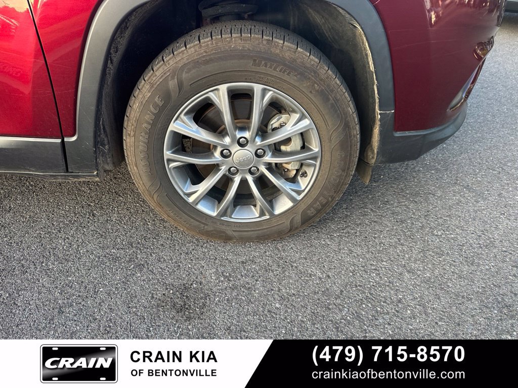 Used 2021 Jeep Cherokee Latitude Lux w/ Sun & Sound Group AWD/4WD image 10