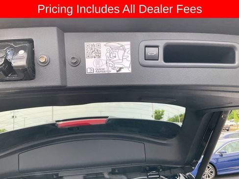 Used 2024 Toyota Highlander Limited AWD/4WD image 16