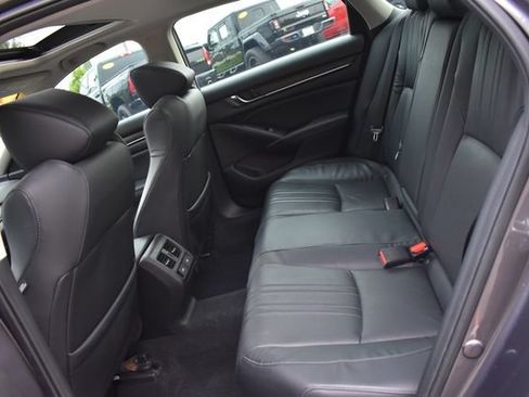 Used 2018 Honda Accord Touring image 20