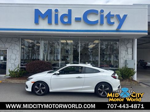 Used 2017 Honda Civic Touring image 1