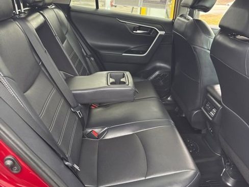 Used 2020 Toyota RAV4 Limited image 16