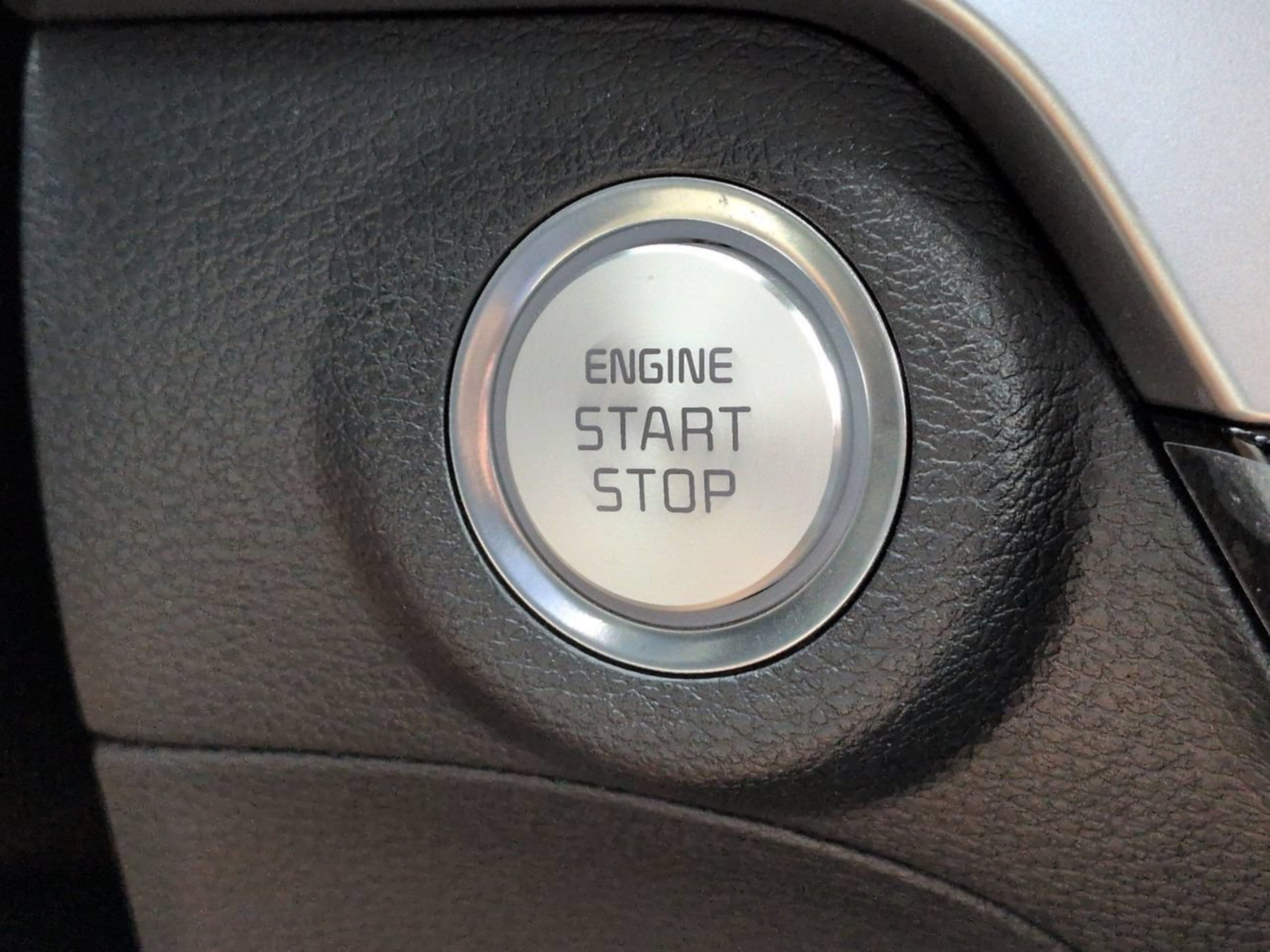 Certified 2025 Kia Telluride LX FWD image 33