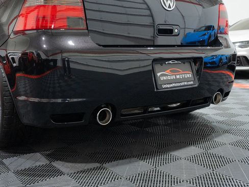 Used 2004 Volkswagen R32 AWD/4WD image 10