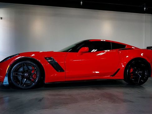 Used 2015 Chevrolet Corvette Z06 w/ 3LZ Preferred Equipment Group image 49