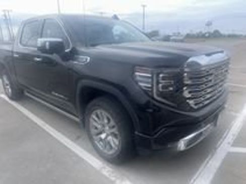 Used 2022 GMC Sierra 1500 Denali w/ Technology Package image 2