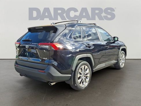 Used 2021 Toyota RAV4 XLE Premium image 6