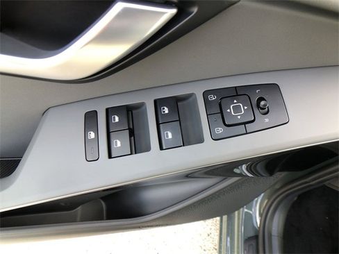 New 2025 Kia Niro EX image 13