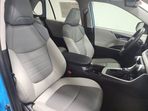 Certified 2021 Toyota RAV4 XLE Premium FWD image 17