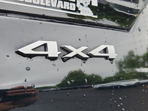 Used 2024 Jeep Grand Cherokee Laredo X w/ Luxury Tech Group I AWD/4WD image 33