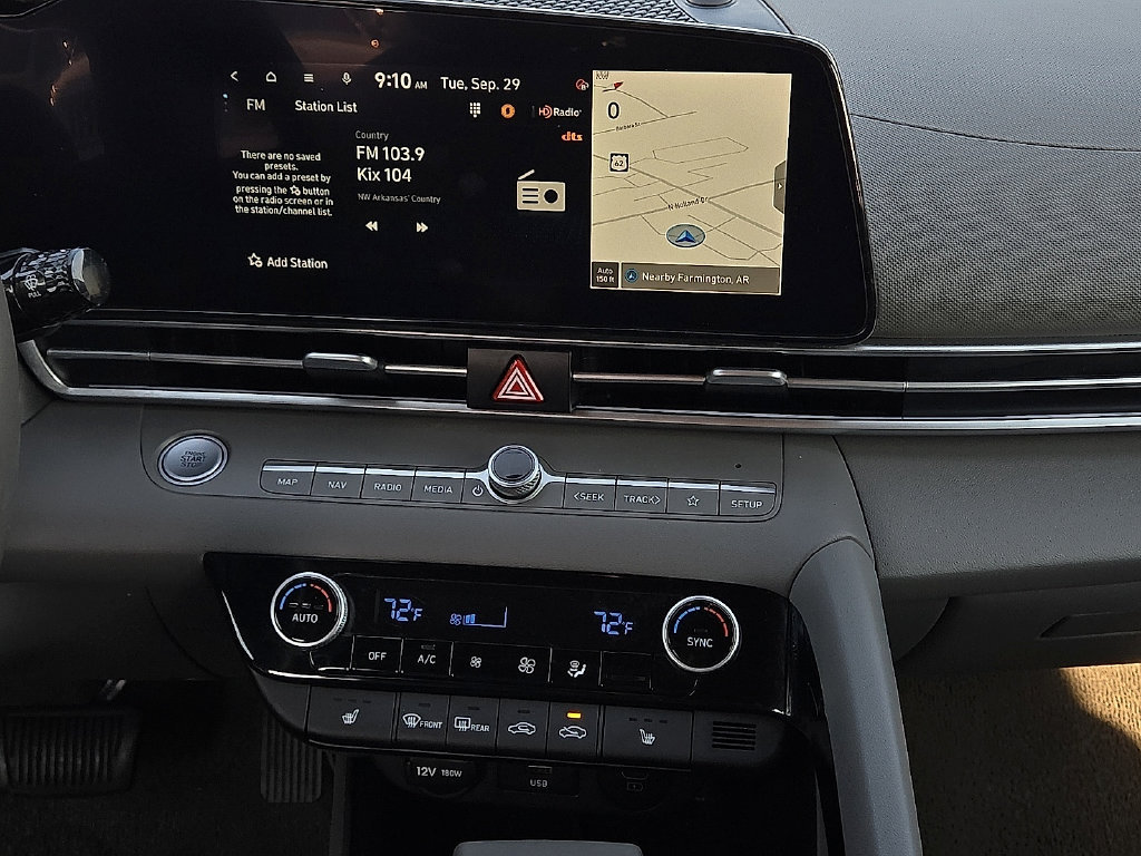 Used 2025 Hyundai Elantra SEL FWD image 12