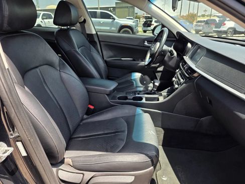 Used 2020 Kia Optima SE FWD image 17