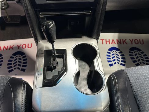 Used 2013 Toyota Camry SE image 23