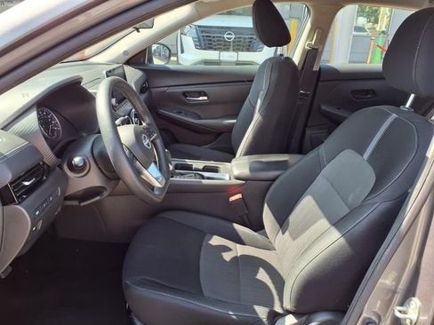 Used 2024 Nissan Sentra SV FWD image 16