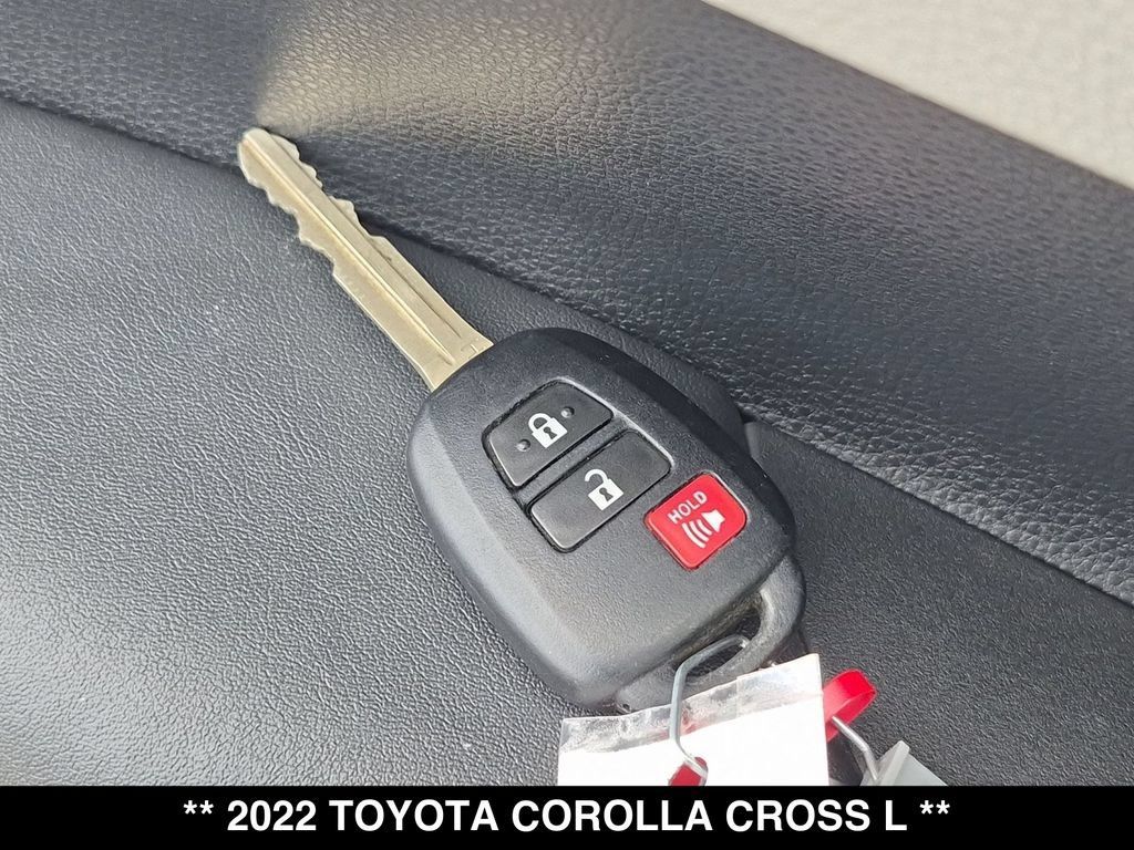 Used 2022 Toyota Corolla Cross L FWD image 29
