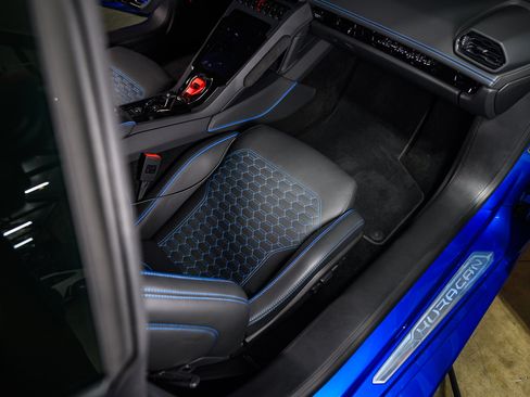 Used 2023 Lamborghini Huracan EVO image 26