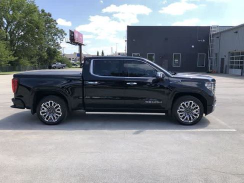 Used 2025 GMC Sierra 1500 Denali Ultimate AWD/4WD image 7