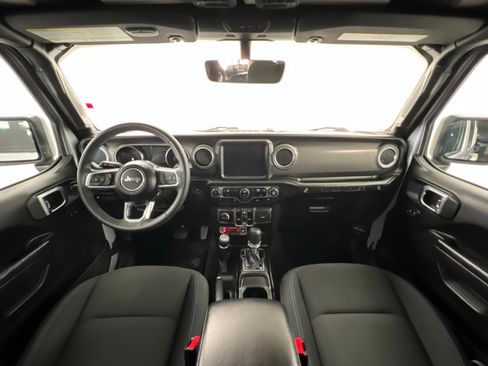 Used 2023 Jeep Wrangler Unlimited Rubicon 4xe w/ Steel Bumper Group AWD/4WD image 9