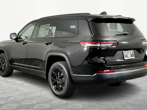 New 2025 Jeep Grand Cherokee L Altitude image 4