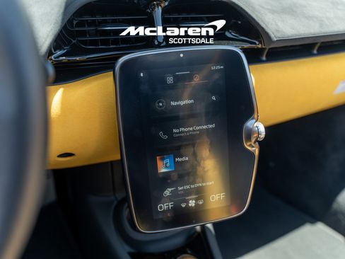 Used 2025 McLaren Artura Spider RWD image 15