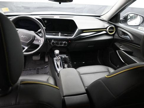 Used 2024 Chevrolet Trax ACTIV w/ Sunroof Package FWD image 14