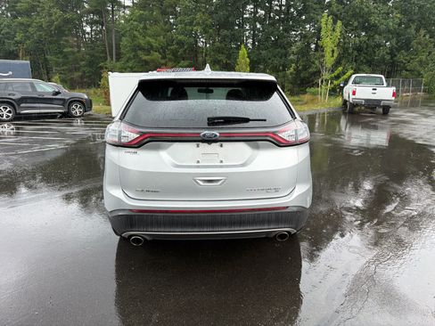 Used 2018 Ford Edge Titanium w/ Technology Package AWD/4WD image 6