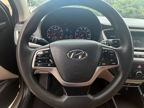 Used 2020 Hyundai Accent SE w/ Cargo Package FWD image 15