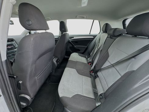 Used 2016 Volkswagen e-Golf SE image 17