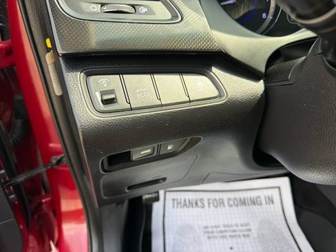 Used 2012 Hyundai Azera FWD image 16