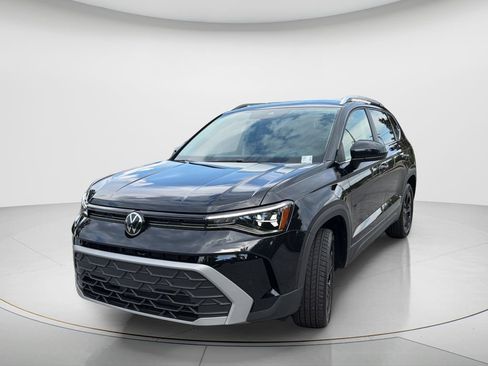 New 2026 Volkswagen Taos SE FWD image 1