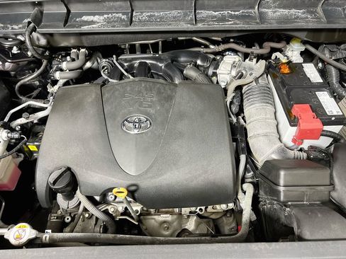 Used 2022 Toyota Highlander XLE AWD/4WD image 28